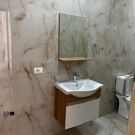 Apartments Lama Εξαμίλιο